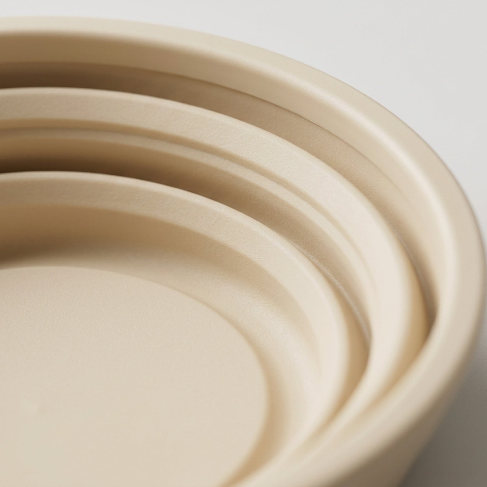 Zeoma Collapsible Pet Bowls with Carry Case 700 ml Pair - Detail view