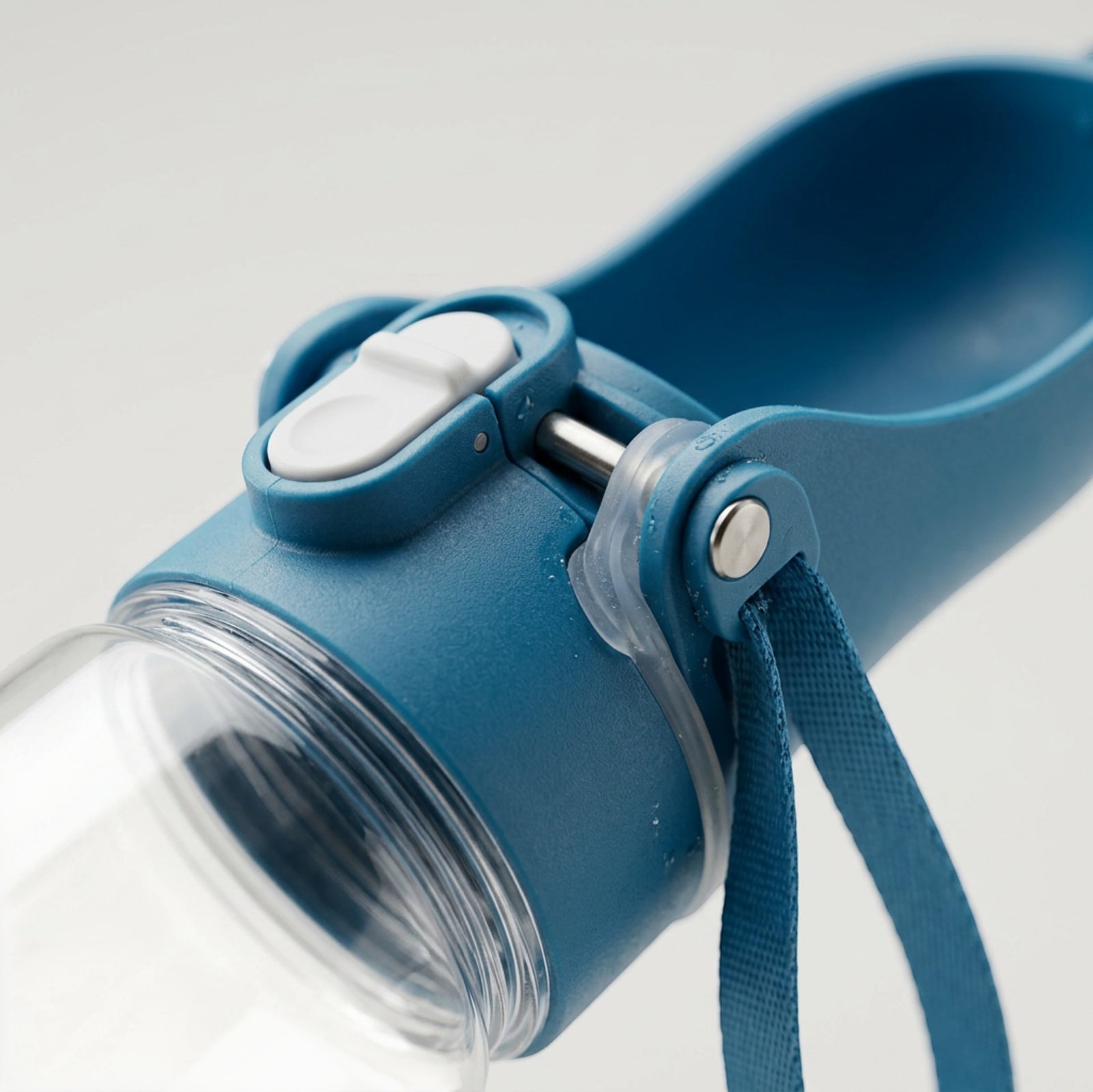 Zeoma Pet Travel Water Bottle with Trough 420 ml Ocean Blue - Detail view